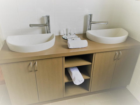 Balingup Highview Chalets - Darwin Holiday 8