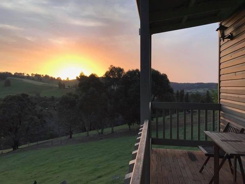 Balingup Highview Chalets - Darwin Holiday 11