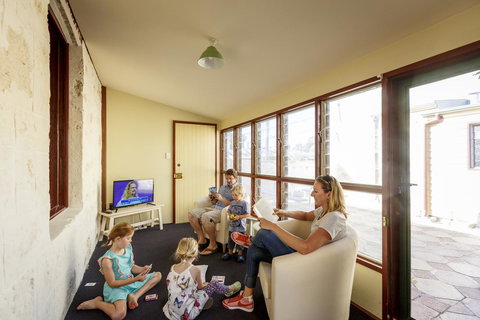 Fremantle Colonial Cottages - Darwin Holiday 13