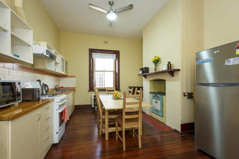 Fremantle Colonial Cottages - Darwin Holiday 1