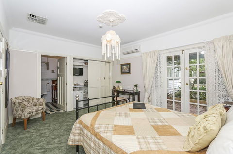 Rosebridge House Bed & Breakfast Adult Retreat - Darwin Holiday 13