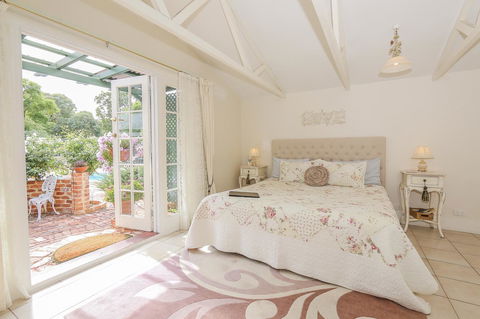 Rosebridge House Bed & Breakfast Adult Retreat - Darwin Holiday 4