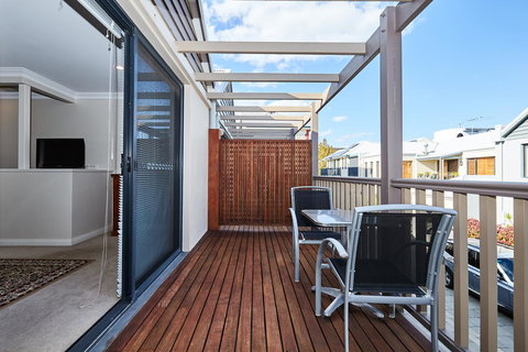 Fremantle Townhouse Unit 4 - Darwin Holiday 13