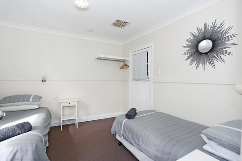 Busselton Guest House - Darwin Holiday 42