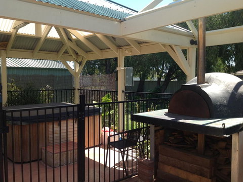 Busselton Guest House - Darwin Holiday 19