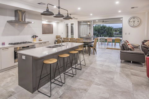 15 Cabot Close - Darwin Holiday 16