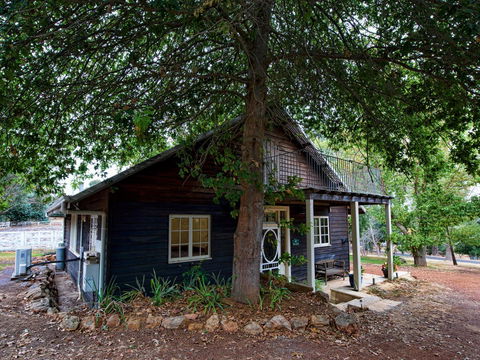 Oak Tree Barn Bridgetown - Darwin Holiday 2