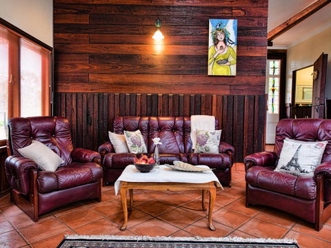 Oak Tree Barn Bridgetown - Darwin Holiday 6