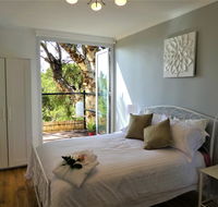 Treetops Cottage - Darwin Holiday