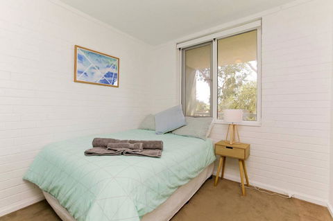 SEA BREEZE â€“ Between Cottesloe Beach & Swan River - Darwin Holiday 8