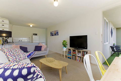 SEA BREEZE â€“ Between Cottesloe Beach & Swan River - Darwin Holiday 13