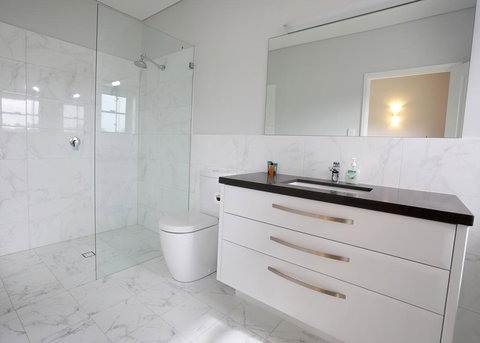 Lot113 Vineyard Accommodation - Darwin Holiday 3