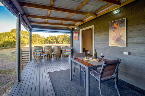 Windfall Estate Vineyard Cottage - Darwin Holiday 2