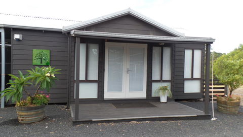 Windfall Estate Vineyard Cottage - Darwin Holiday 15