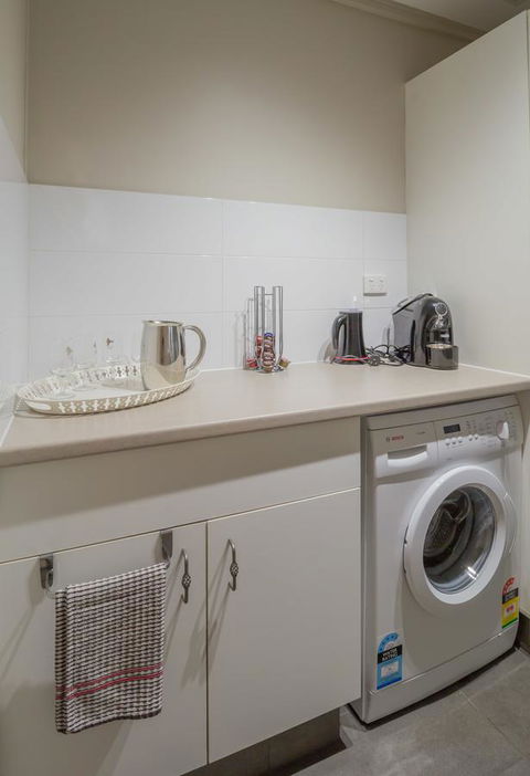Windfall Estate Vineyard Cottage - Darwin Holiday 6