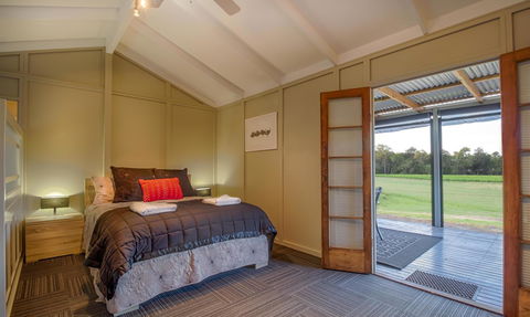 Windfall Estate Vineyard Cottage - Darwin Holiday 1