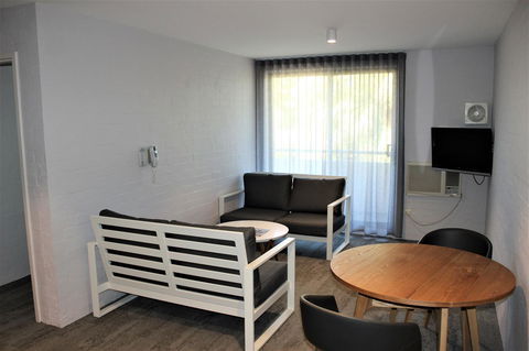 Atrium Hotel Mandurah - Darwin Holiday 4