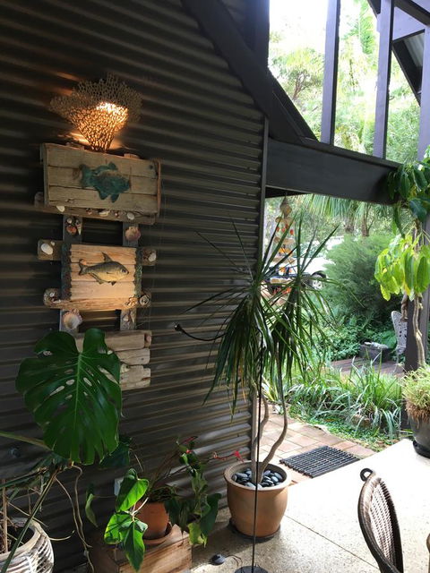 DESIGNER'S STUDIO - Darwin Holiday 20