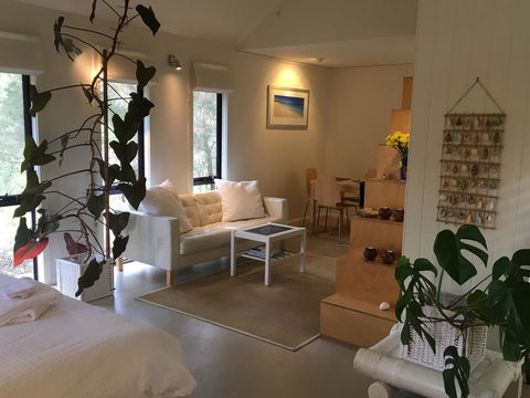 DESIGNER'S STUDIO - Darwin Holiday 15