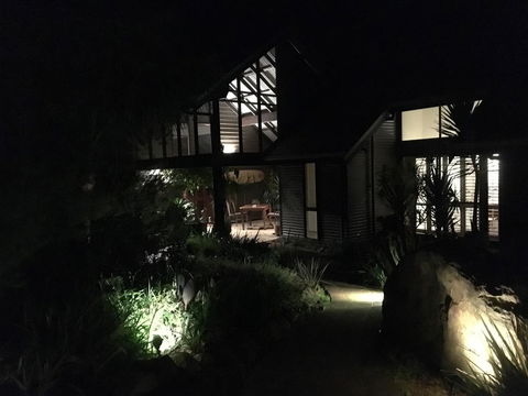 DESIGNER'S STUDIO - Darwin Holiday 3