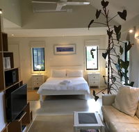 DESIGNER'S STUDIO - Darwin Holiday