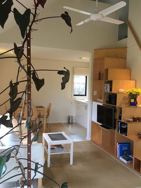 DESIGNER'S STUDIO - Darwin Holiday 18