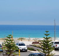 Absolute Beachfront Scarborough - Darwin Holiday
