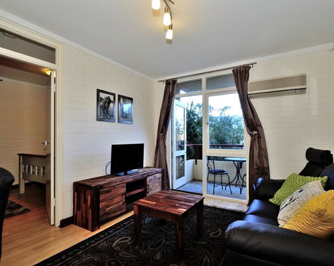 Cappuccino Delight - 1 Bedroom Central Fremantle Apartment - Darwin Holiday 4