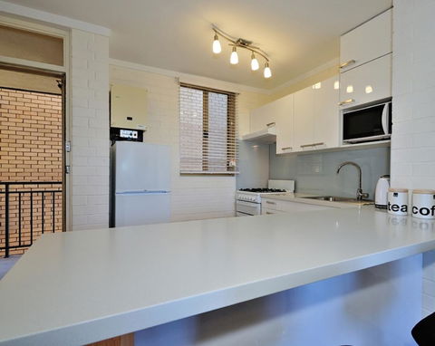 Cappuccino Delight - 1 Bedroom Central Fremantle Apartment - Darwin Holiday 6