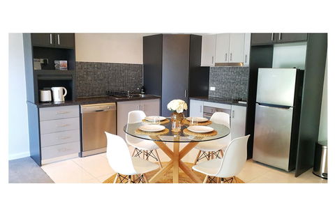 Stylish 1BDR Unit In The Heart Of Subiaco - Darwin Holiday 5