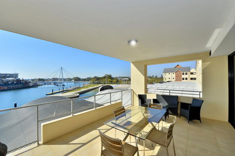 Dolphin Quay Apartments - Darwin Holiday 9