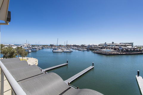 Dolphin Quay Apartments - Darwin Holiday 16