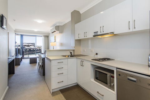 Dolphin Quay Apartments - Darwin Holiday 35