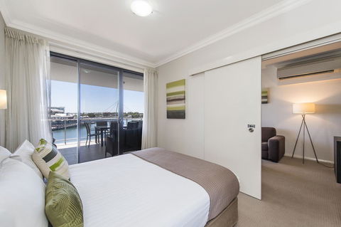 Dolphin Quay Apartments - Darwin Holiday 28