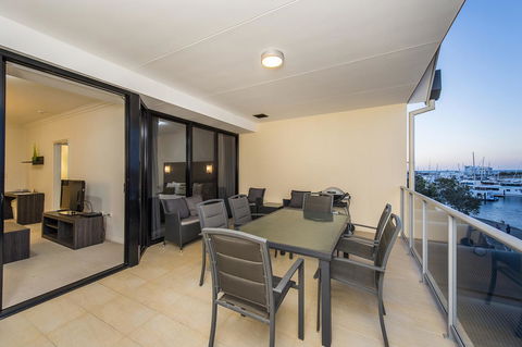 Dolphin Quay Apartments - Darwin Holiday 24