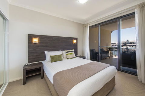 Dolphin Quay Apartments - Darwin Holiday 30