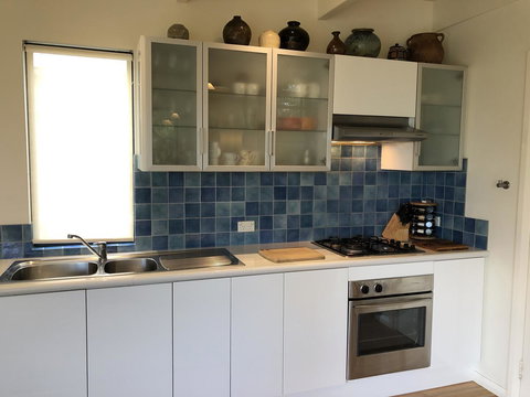 Orion Studio With Ocean Views - Darwin Holiday 5