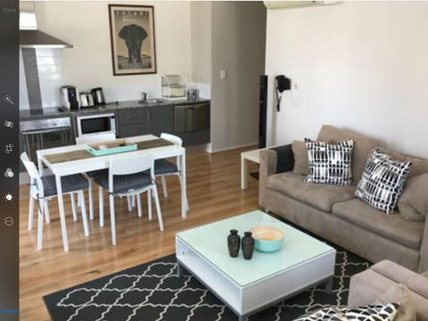 Charming Inner City Apartment - Darwin Holiday 8