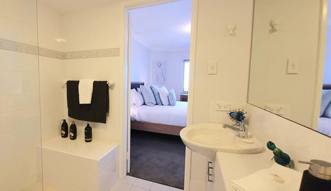 Sandcastles Beachfront Luxury Retreat Apartment - Darwin Holiday 13