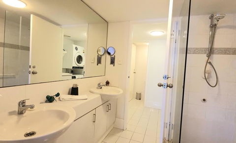 Sandcastles Beachfront Luxury Retreat Apartment - Darwin Holiday 6