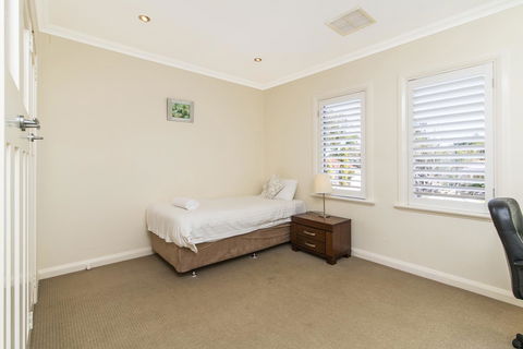 Inner Western Suburbs Retreat - Darwin Holiday 32