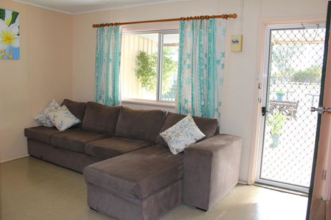 Jurien Beachfront Holiday Units - Darwin Holiday 7