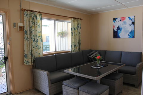 Jurien Beachfront Holiday Units - Darwin Holiday 4