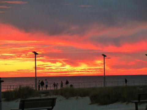 Jurien Beachfront Holiday Units - Darwin Holiday 32