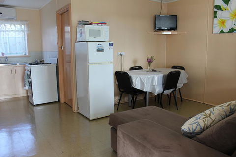 Jurien Beachfront Holiday Units - Darwin Holiday 9