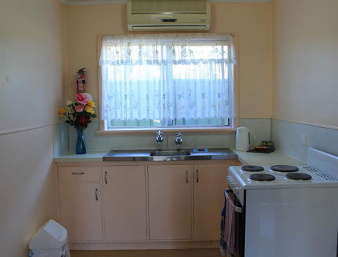 Jurien Beachfront Holiday Units - Darwin Holiday 19