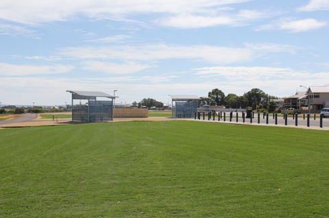 Jurien Beachfront Holiday Units - Darwin Holiday 24