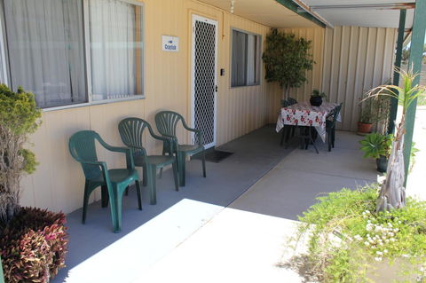 Jurien Beachfront Holiday Units - Darwin Holiday 0
