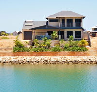 27 Corella Court - Exquisite Marina Home With a Pool and Wi-Fi - Darwin Holiday