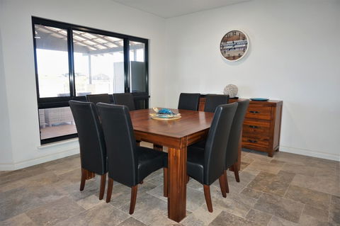 27 Corella Court - Darwin Holiday 5
